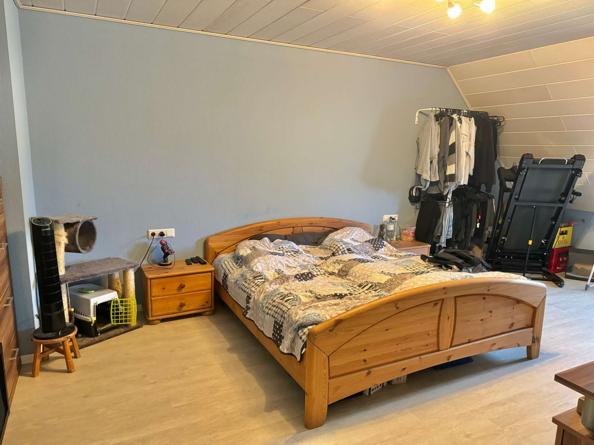 2 Etagen, 2 PKW-Stellpl&auml;tze, 2 B&auml;der, Loggia